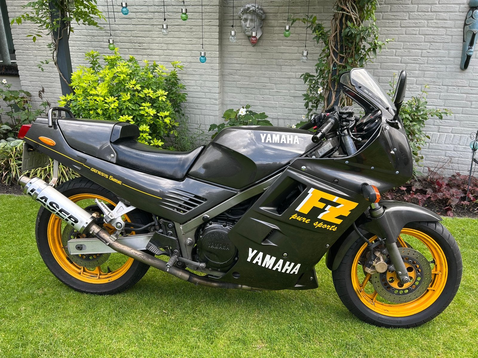Yamaha FZ 750 Genesis