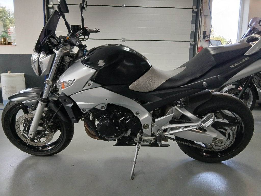 Suzuki GSR 600