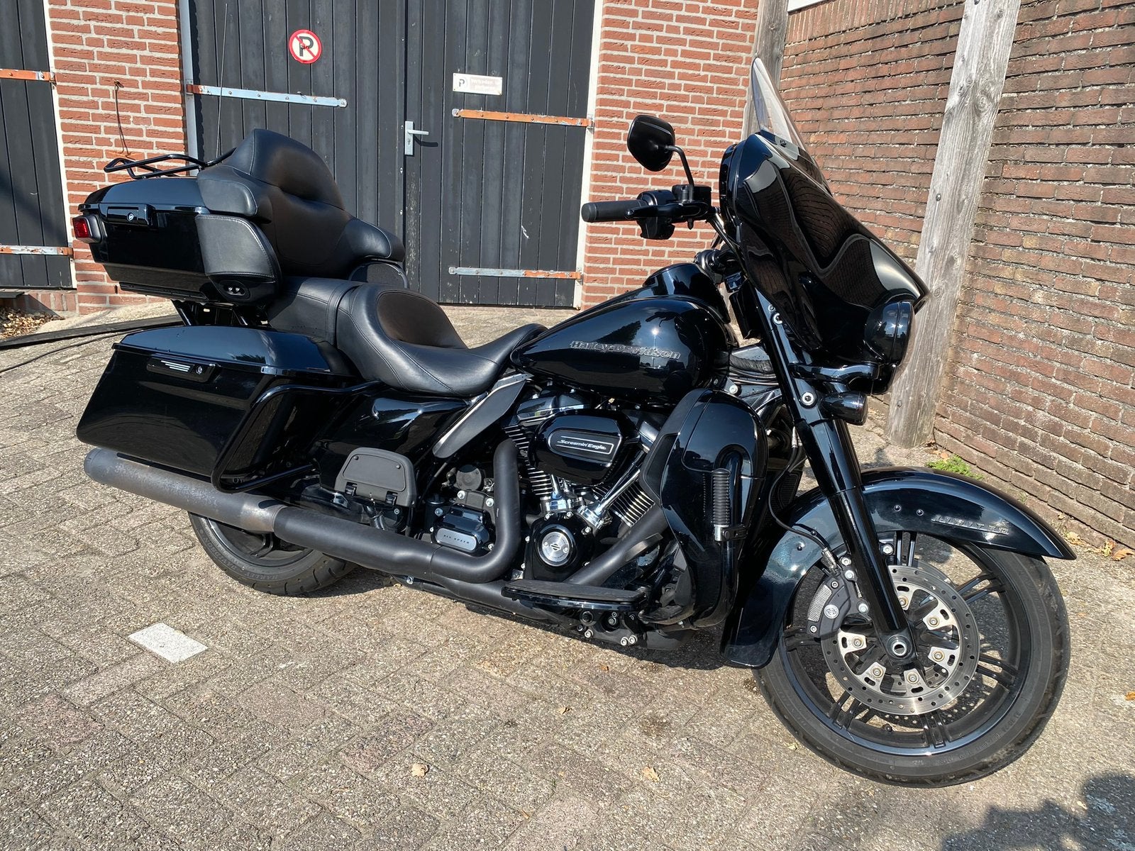Harley-Davidson FLHTK Electra Glide Ultra Limited Low