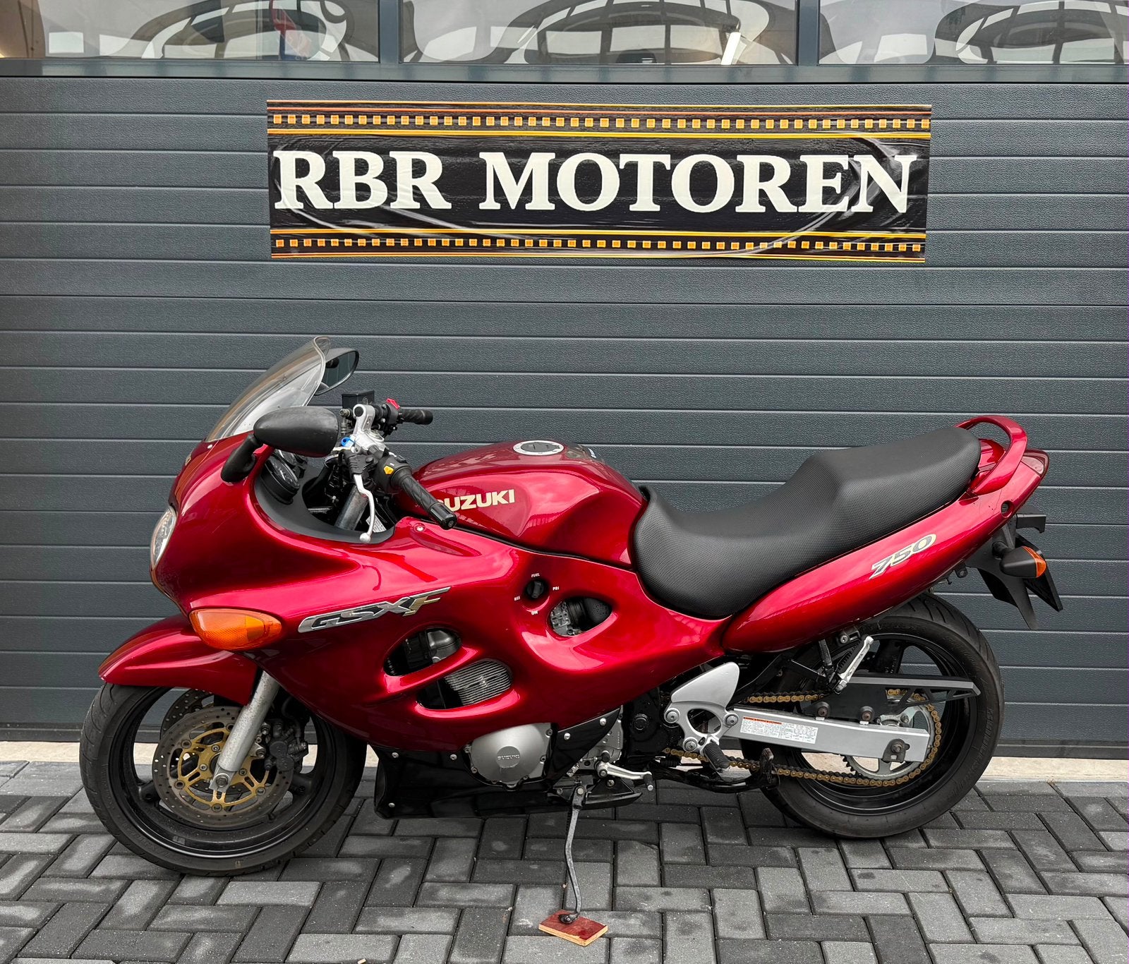 Suzuki GSX750