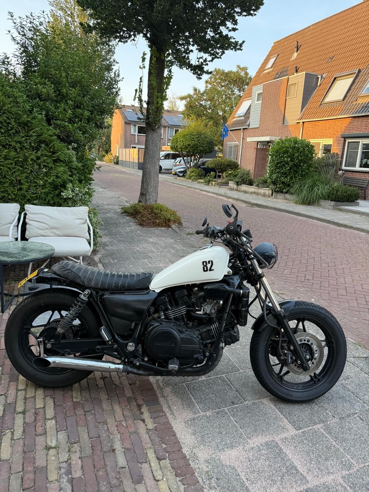 Honda NV 750 Custom