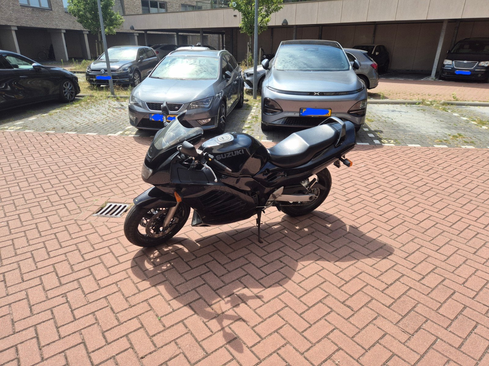 Suzuki RF 900 R