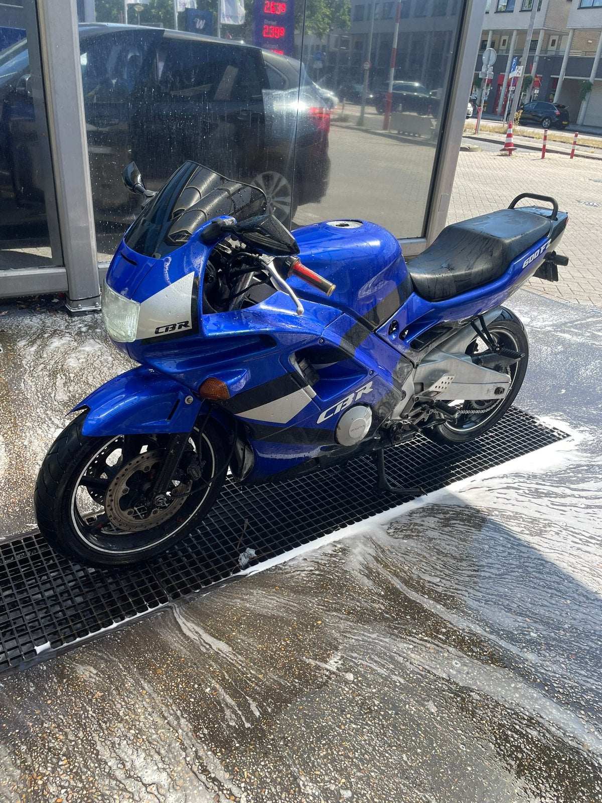 Honda CBR 600F2