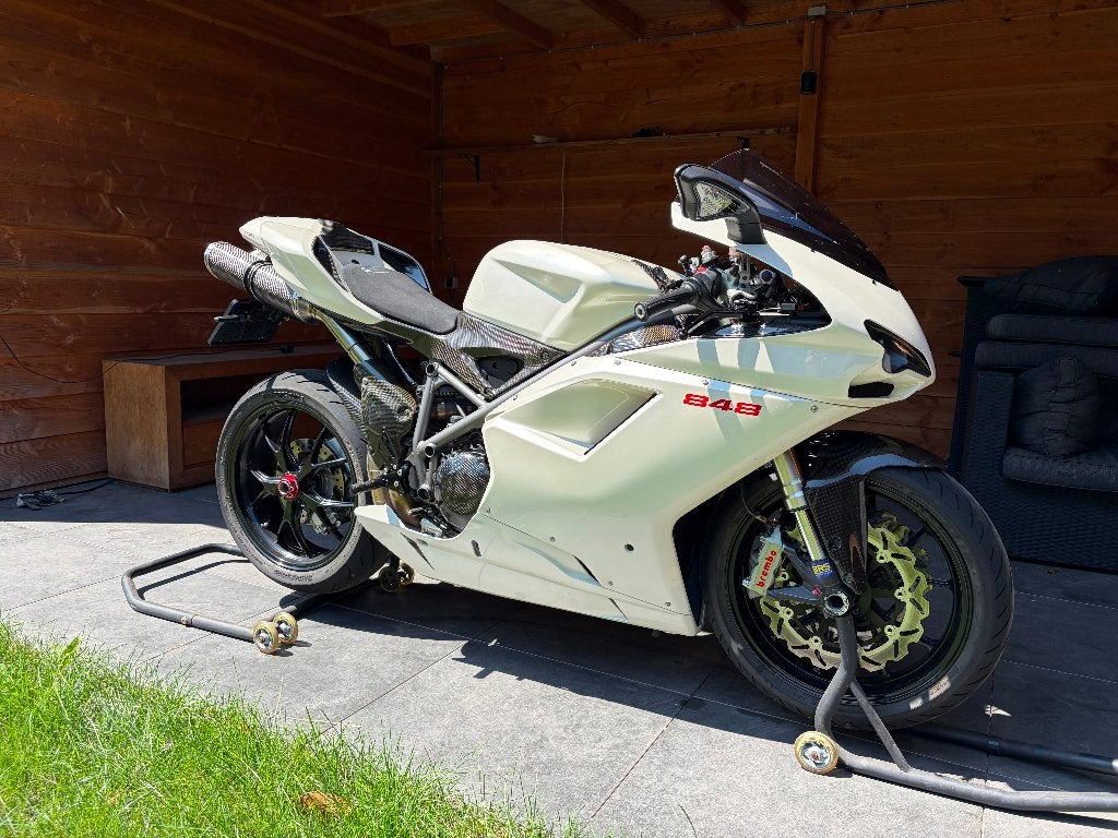Ducati 848