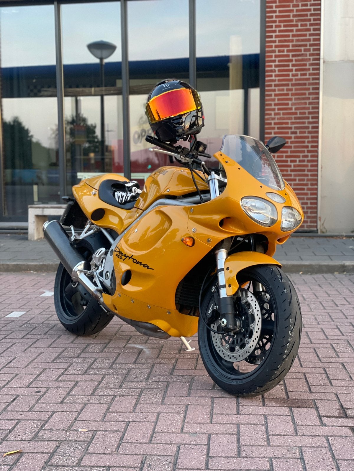 Triumph Daytona 955i