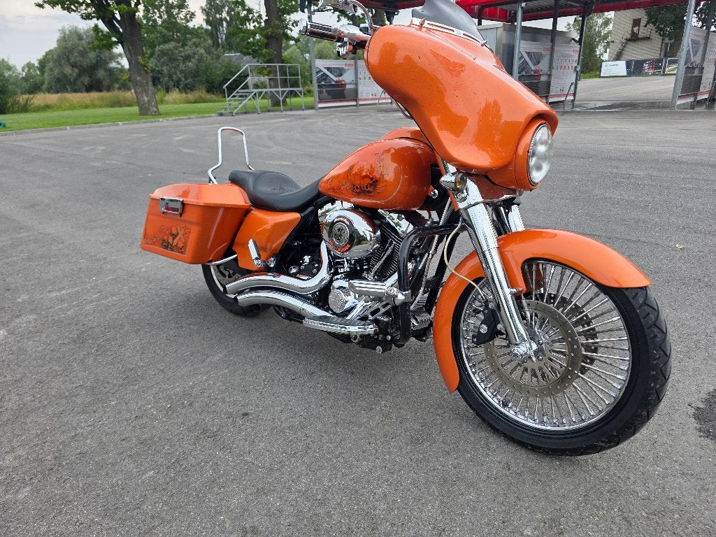 Harley-Davidson FLHX LOOK