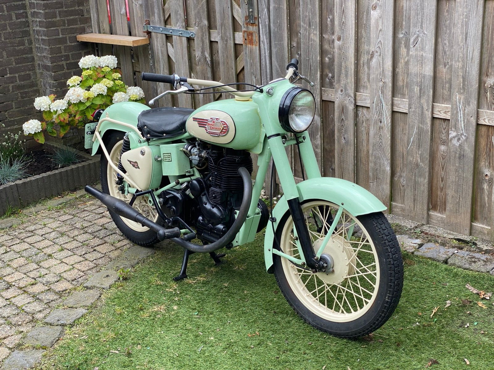 Royal Enfield Bullet 350
