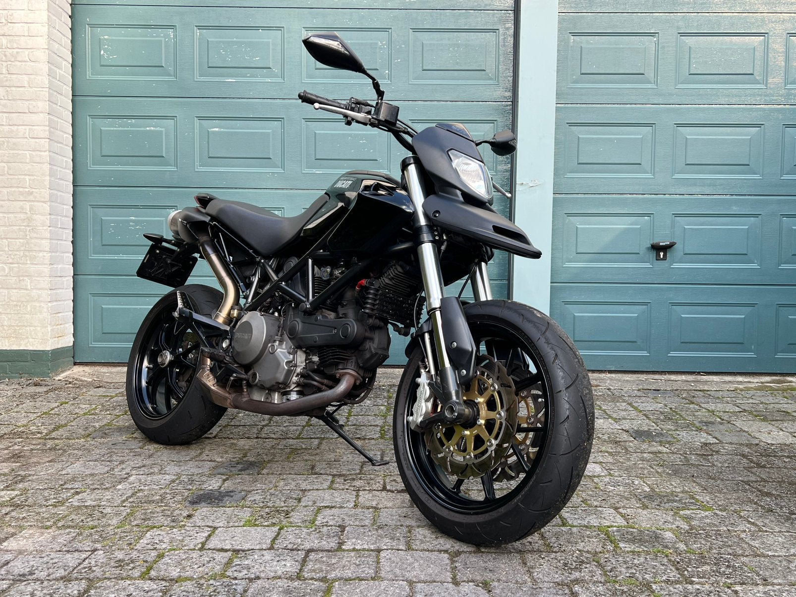 Ducati Hypermotard 796