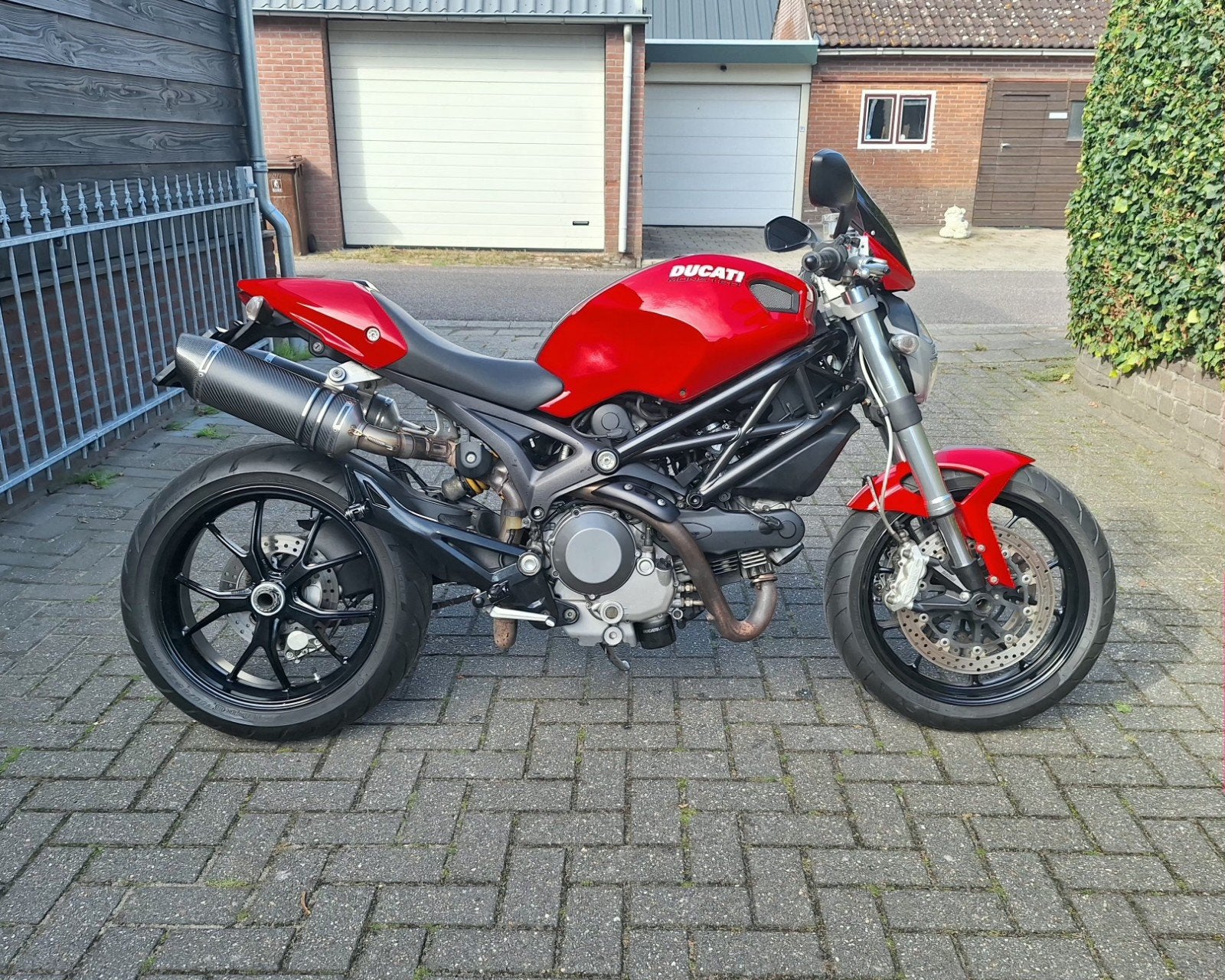 Ducati Monster 1100