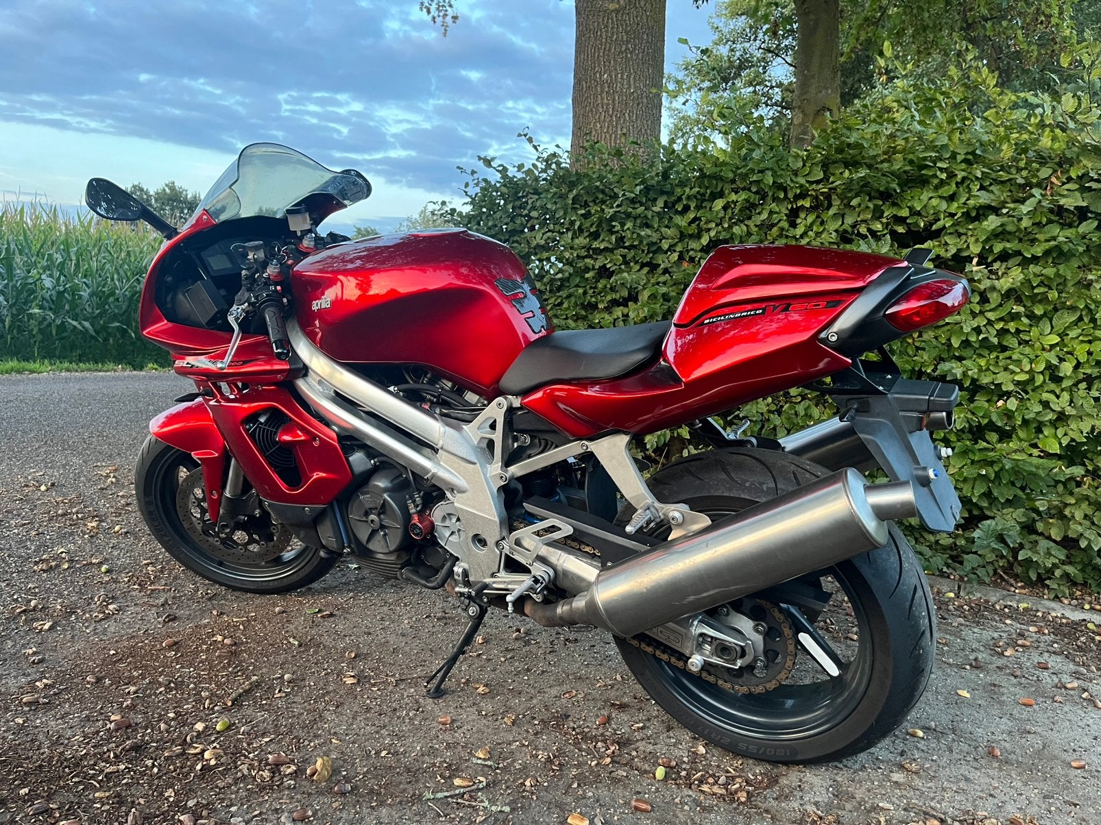 Aprilia SL 1000 Falco