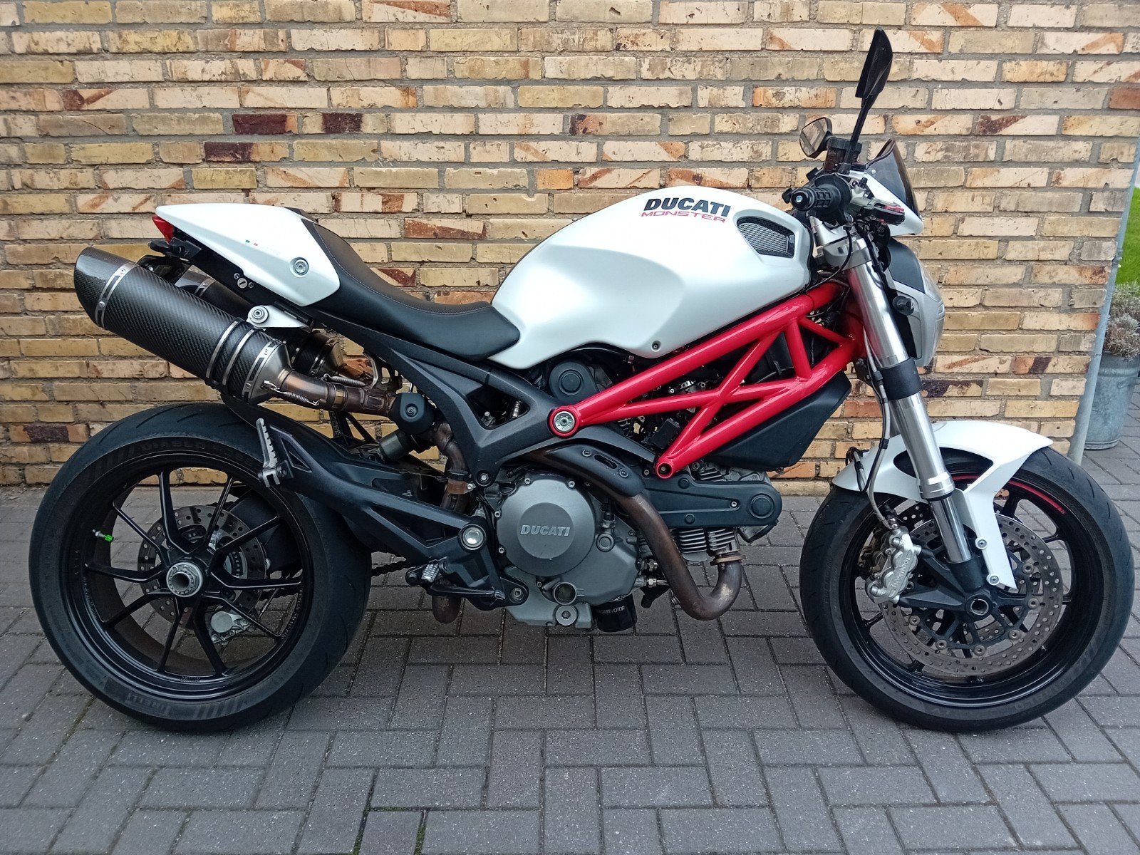 Ducati Monster 796
