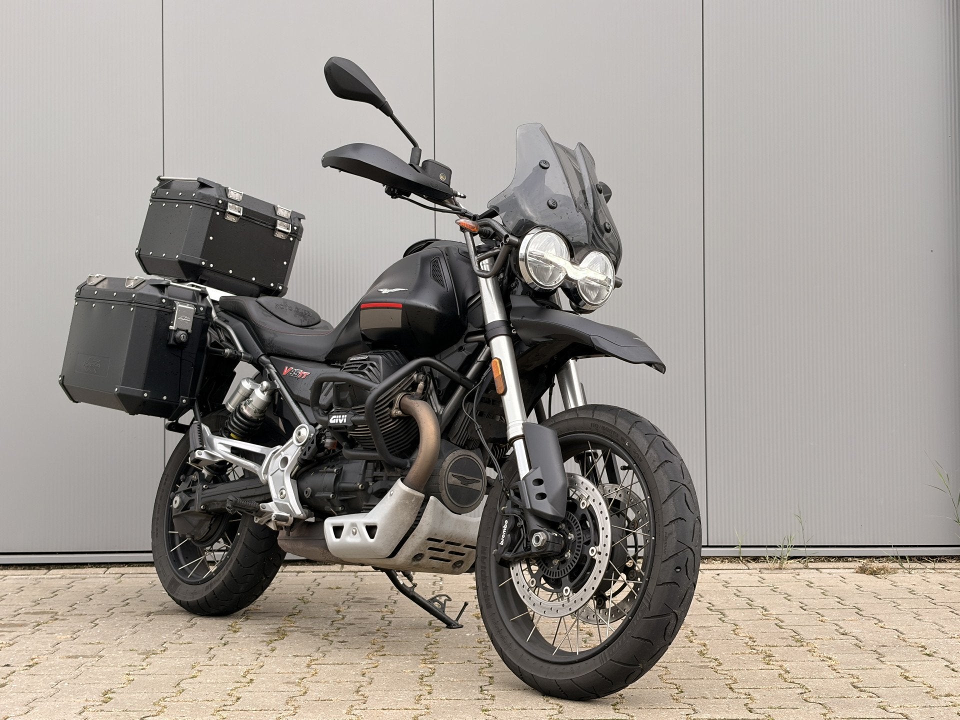 Moto Guzzi V85 TT Evocative
