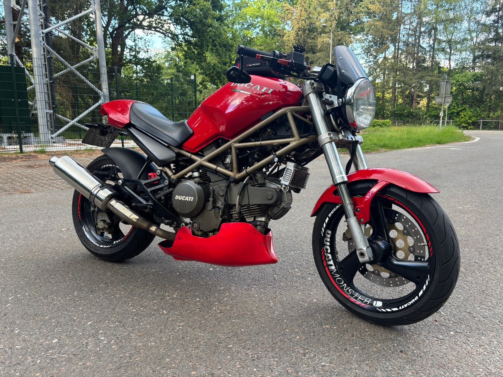 Ducati Monster 750