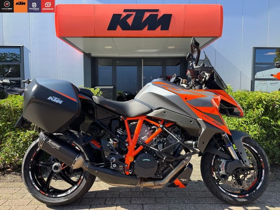 KTM 1290 Super Duke GT