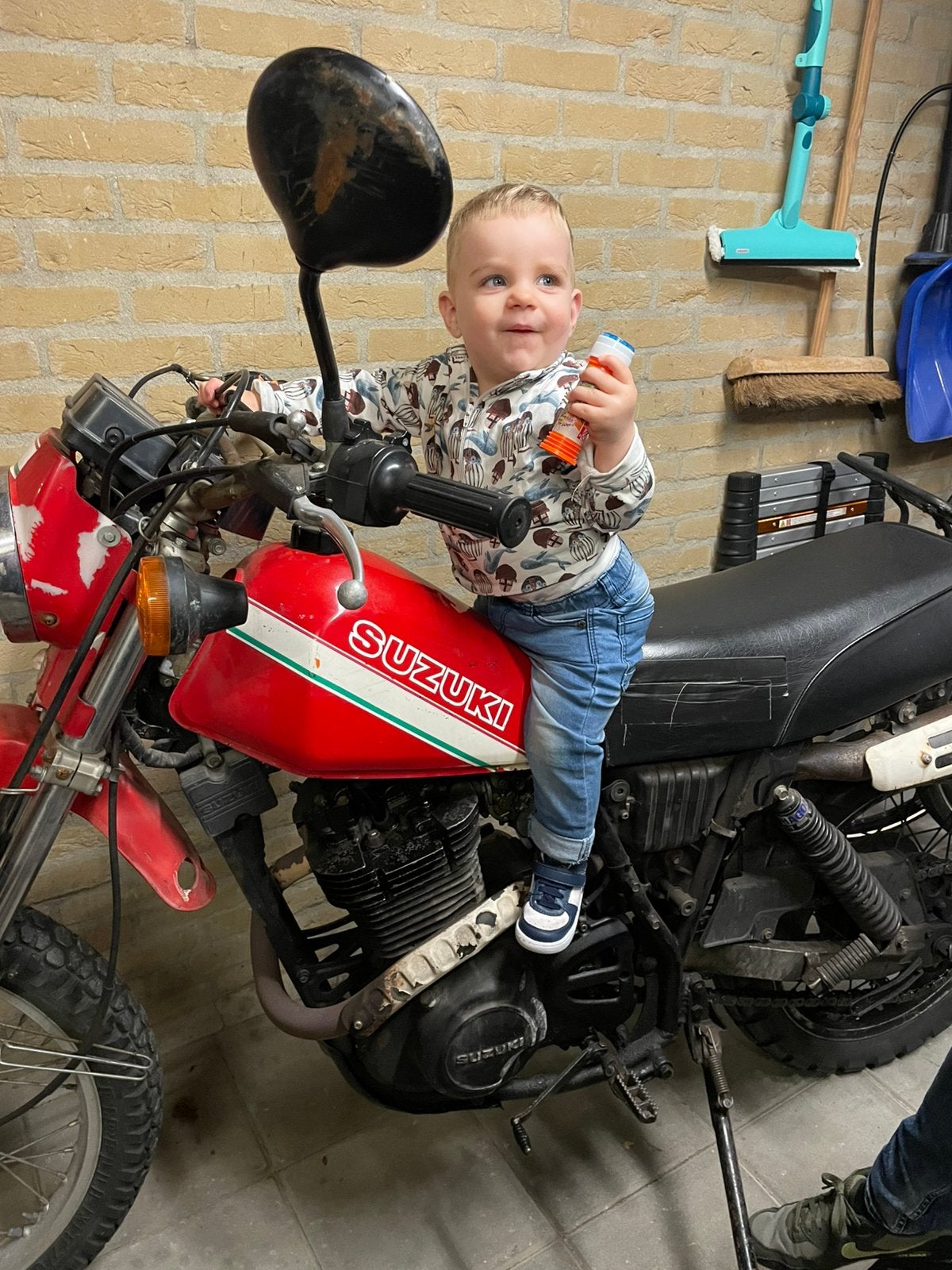 Suzuki DR 500S