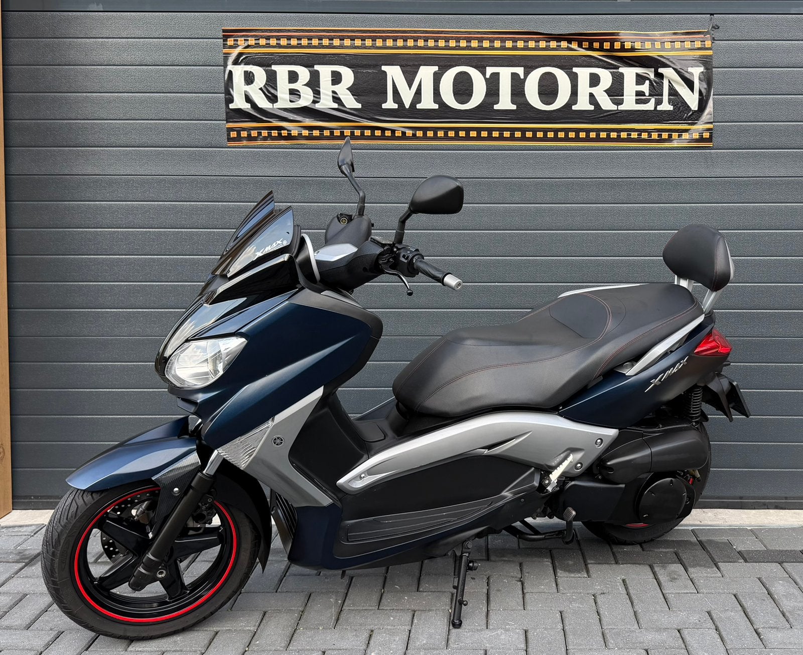 Yamaha XMAX 250