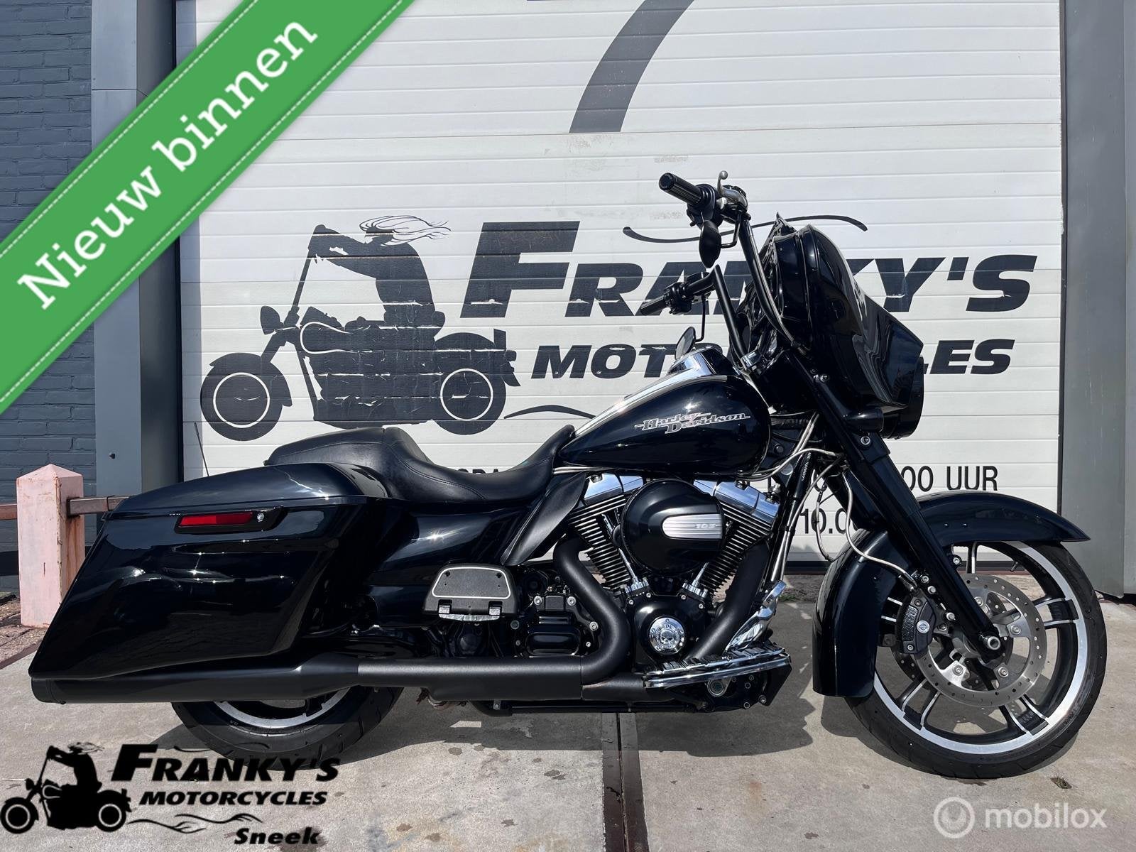 Harley-Davidson FLHXS Street Glide Special