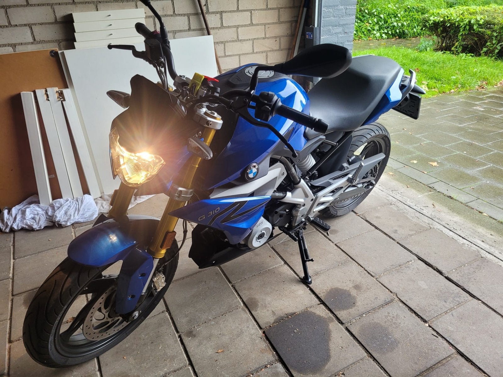 BMW G 310 R
