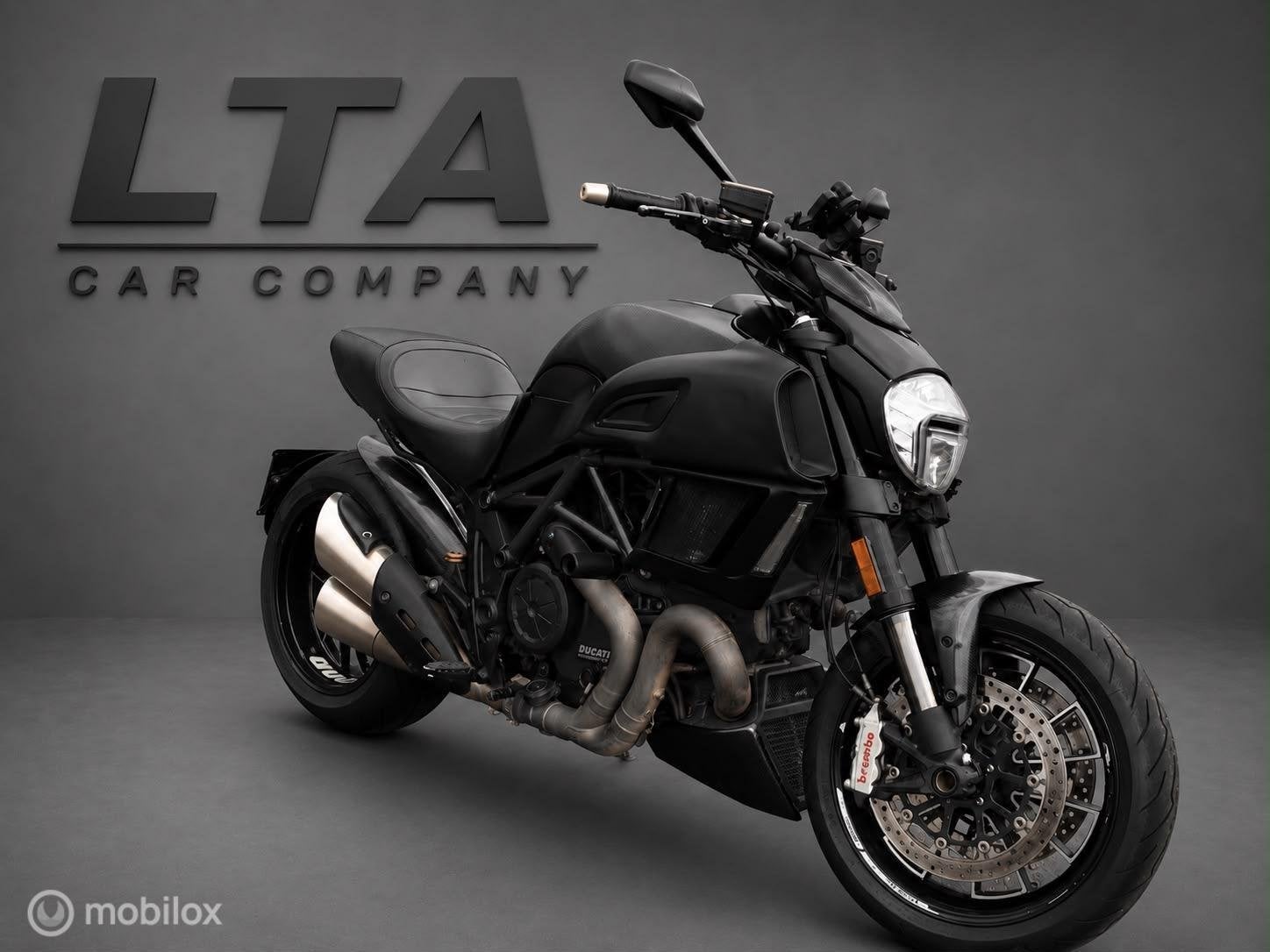 Ducati Diavel Dark