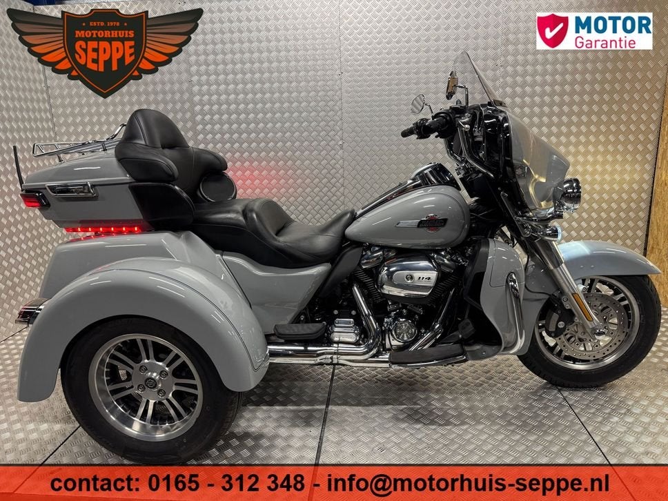 Harley-Davidson FLHTCUTG Tri Glide Ultra 114
