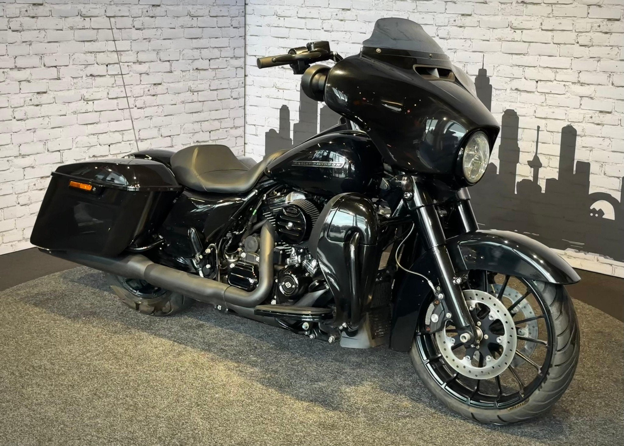Harley-Davidson FLHXS Street Glide Special