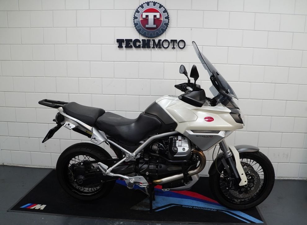 Moto Guzzi Stelvio 1200