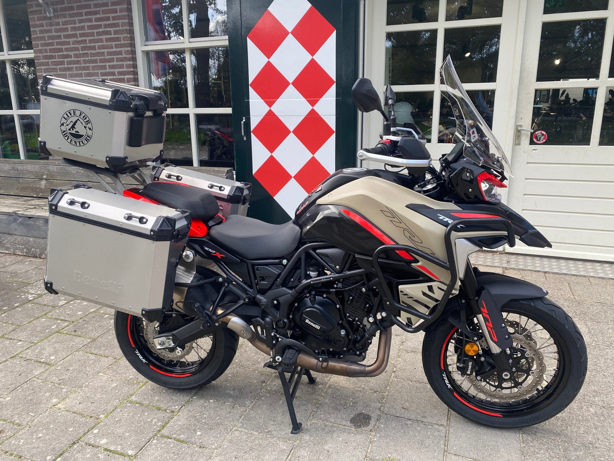 Benelli TRK 702 X