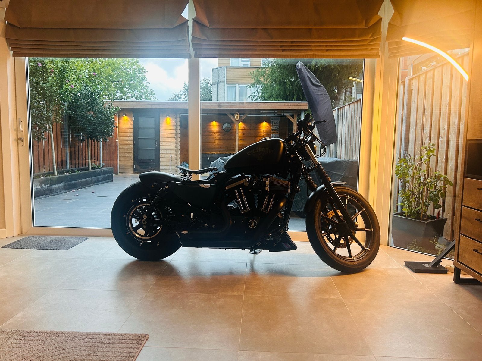 Harley-Davidson XL 883C Sportster Custom