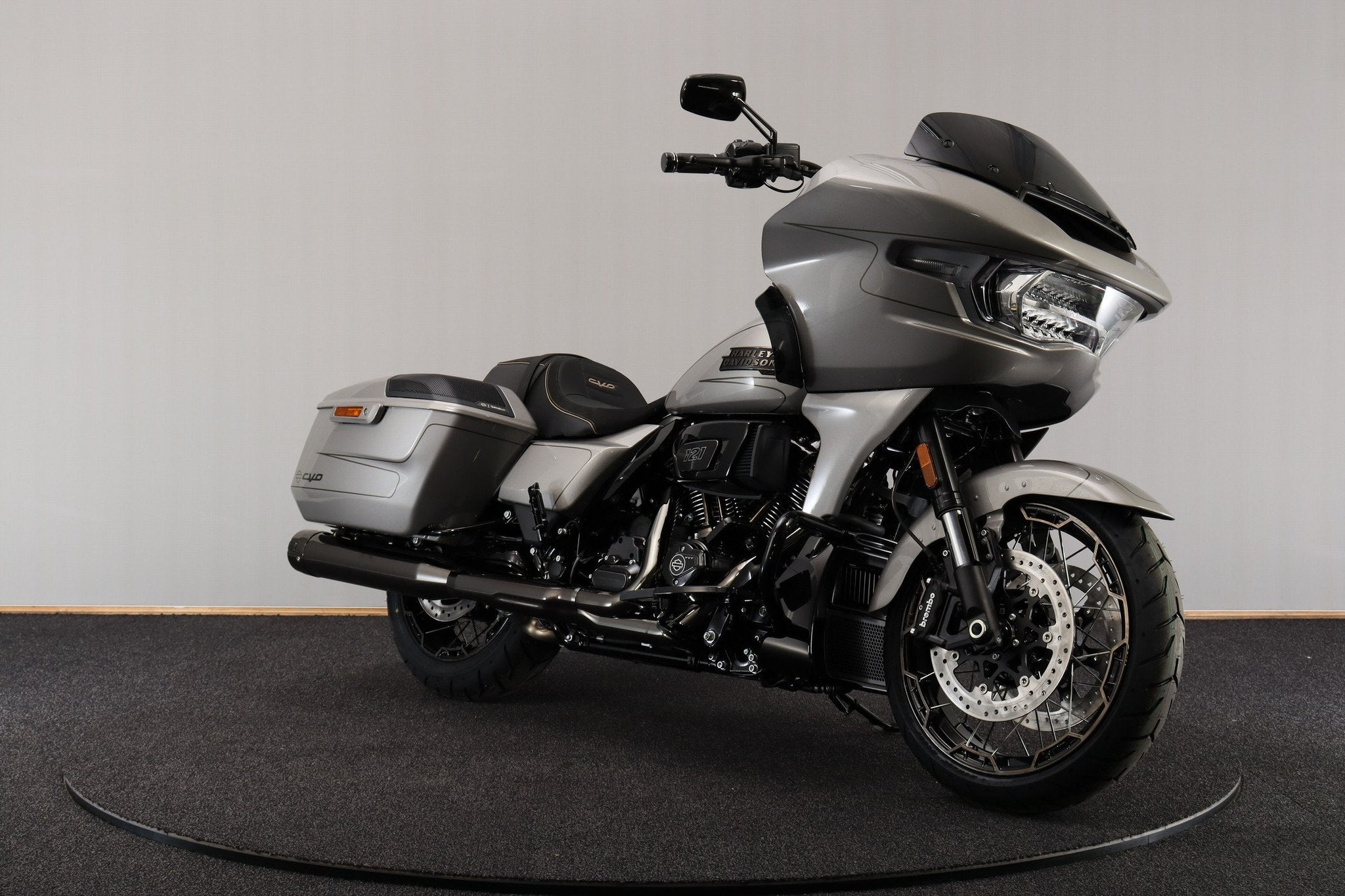 Harley-Davidson FLTRXSE Road Glide Custom CVO