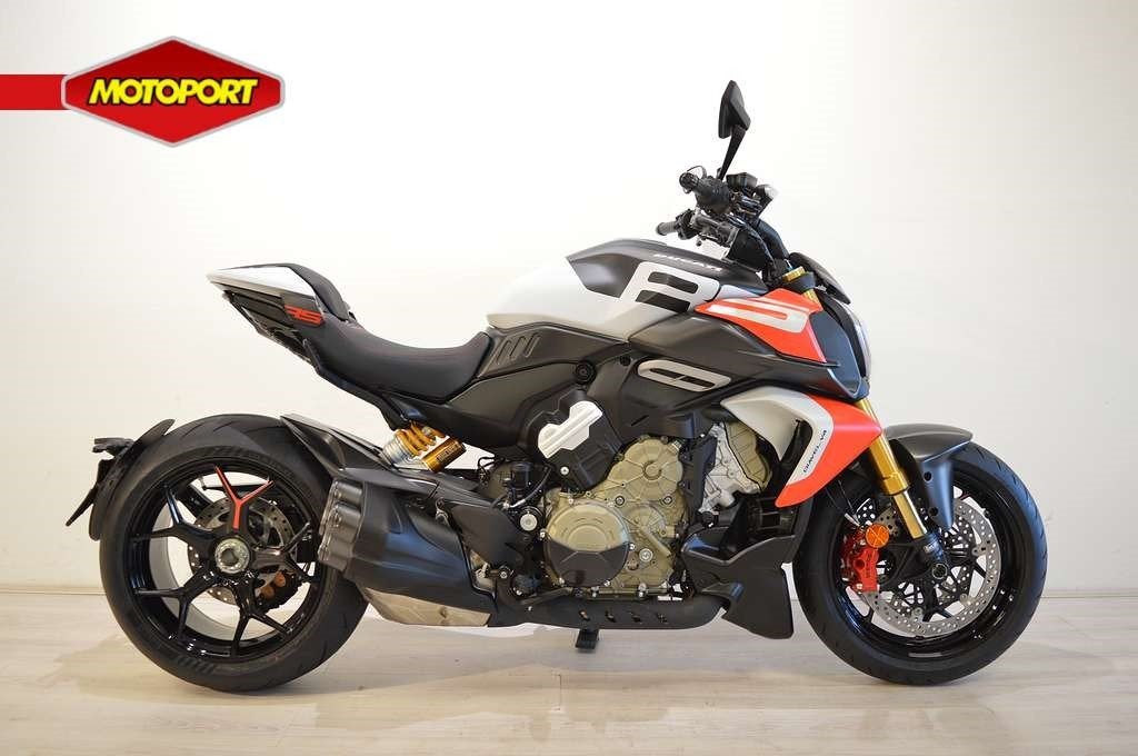 Ducati Diavel V4