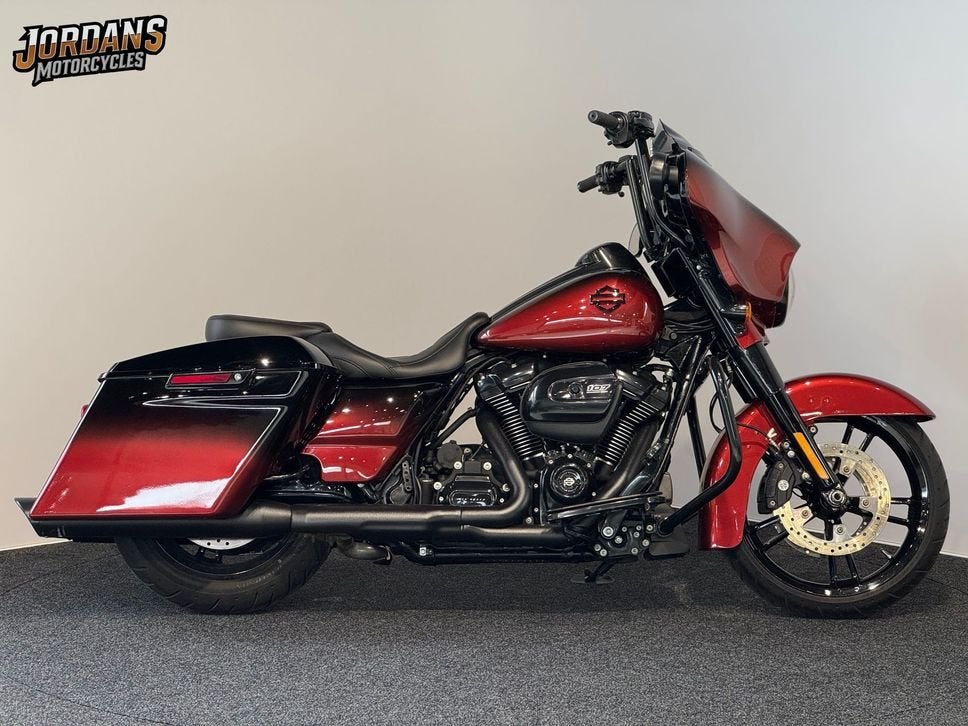 Harley-Davidson FLHXS Street Glide Special