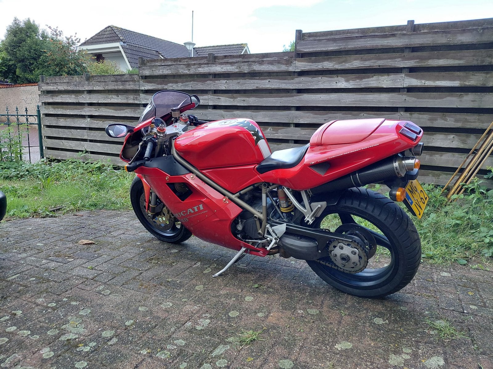 Ducati 748