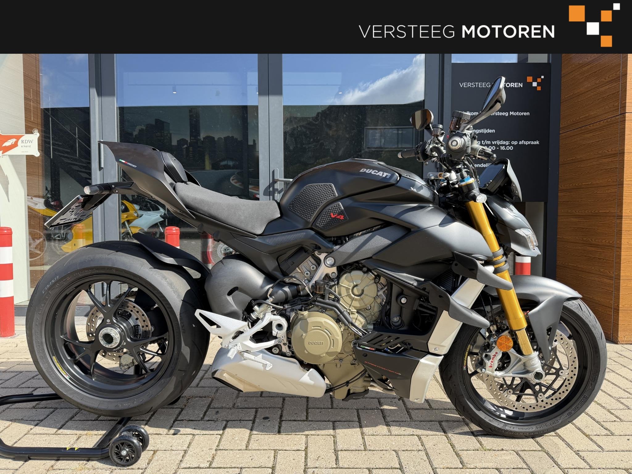Ducati Streetfighter V4 S