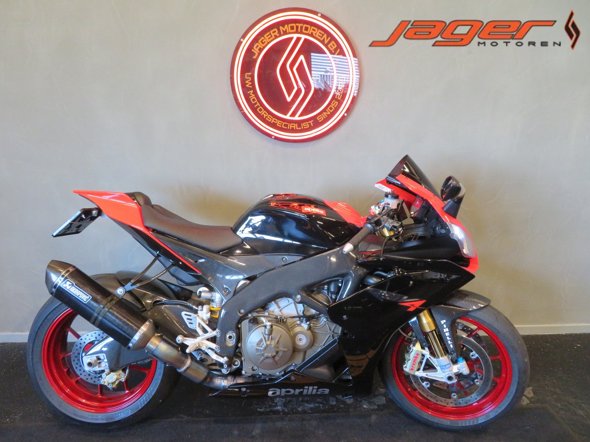 Aprilia RSV-4 Factory