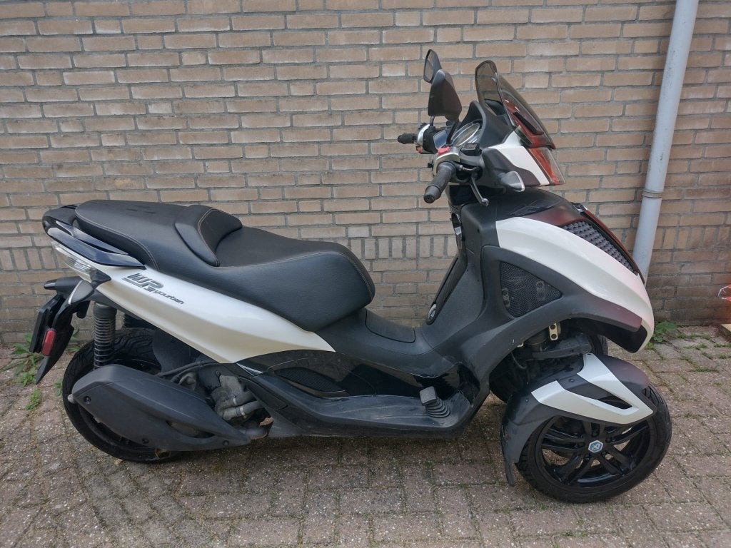 Piaggio MP3 300 LT