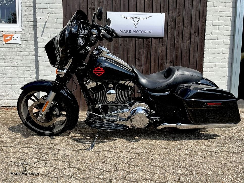 Harley-Davidson FLHX Street Glide