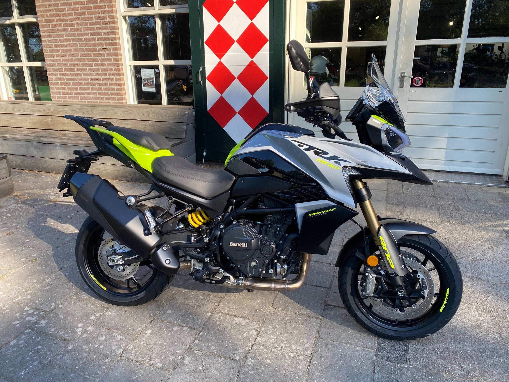 Benelli TRK 902 Stradale