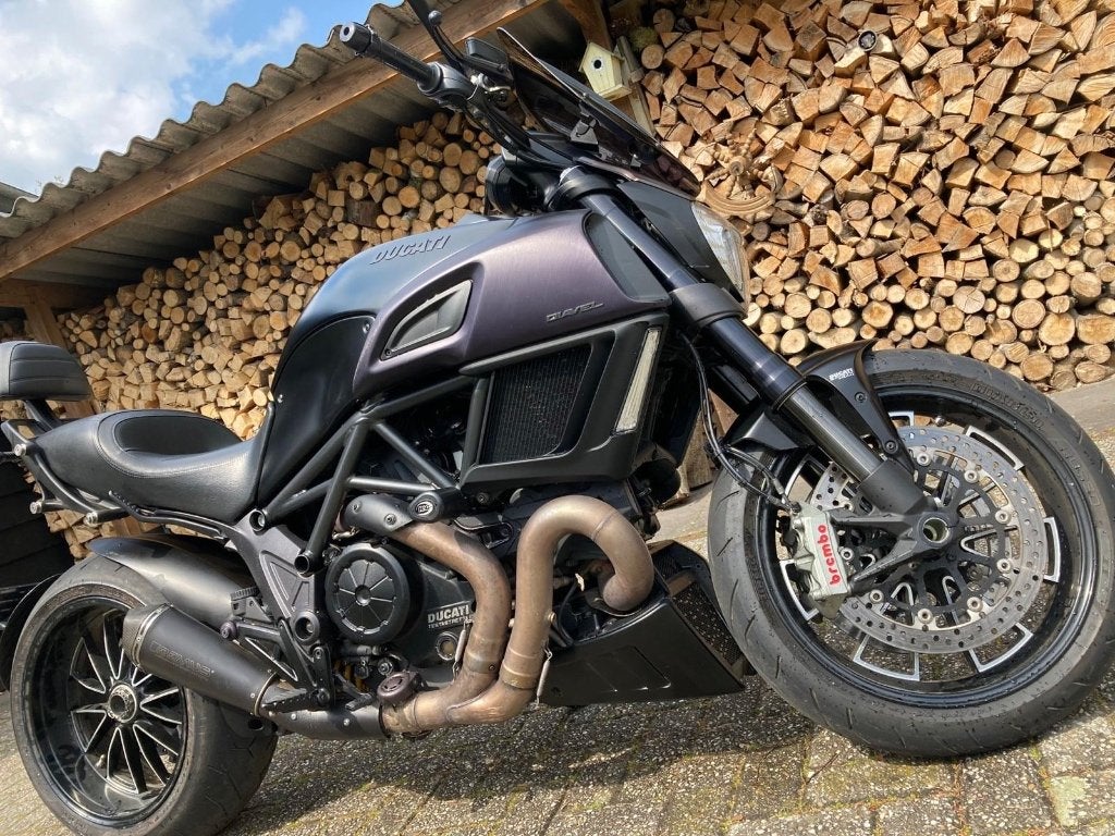 Ducati Diavel Dark