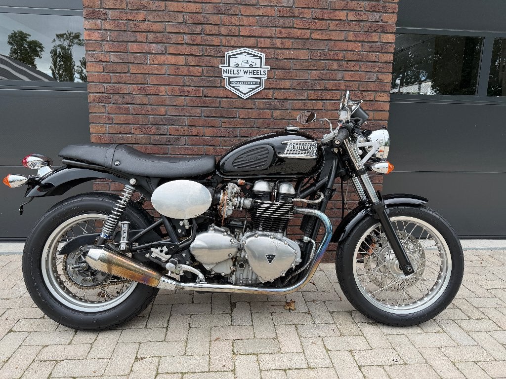 Triumph Thruxton 900