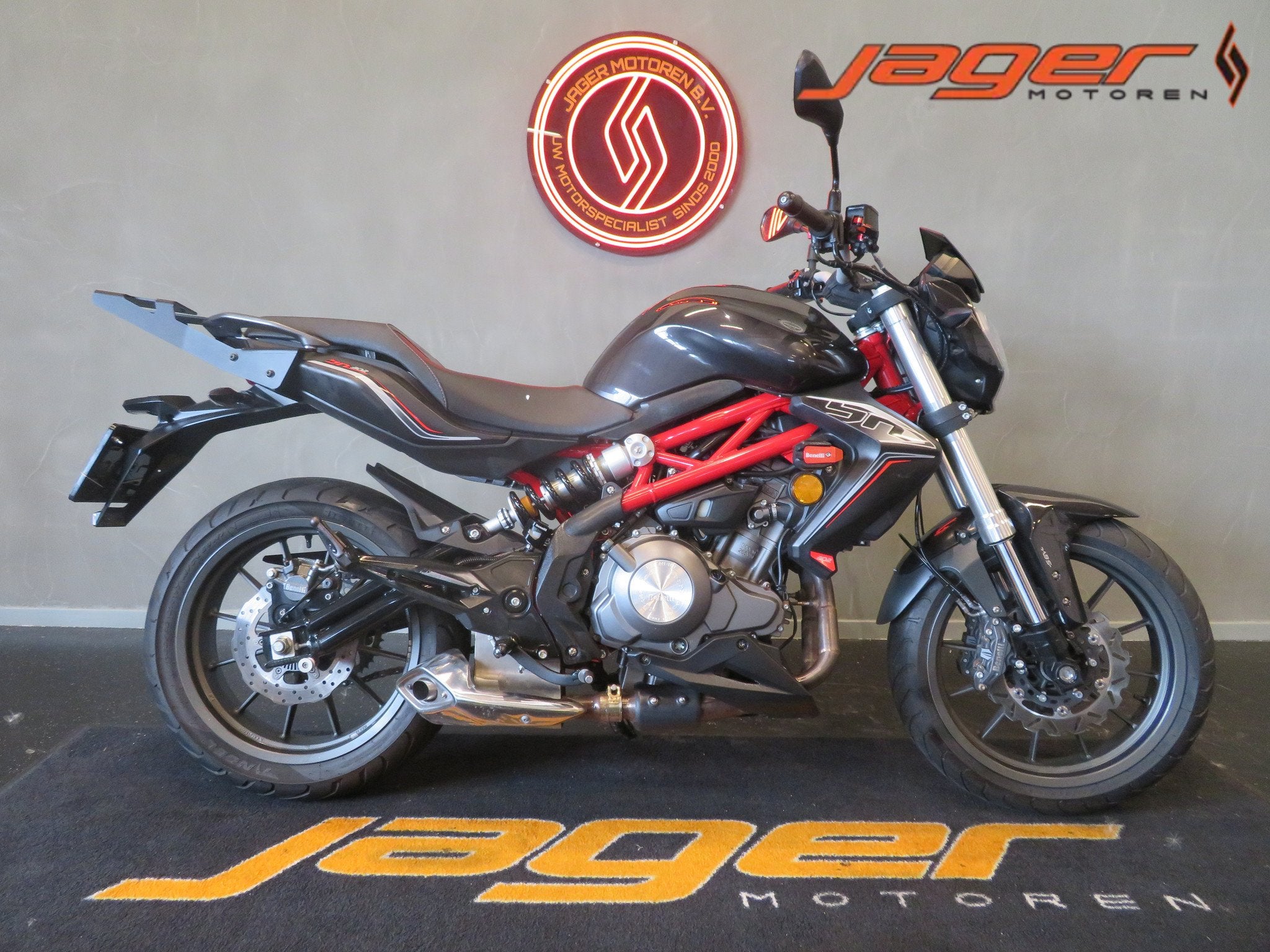 Benelli BN 302