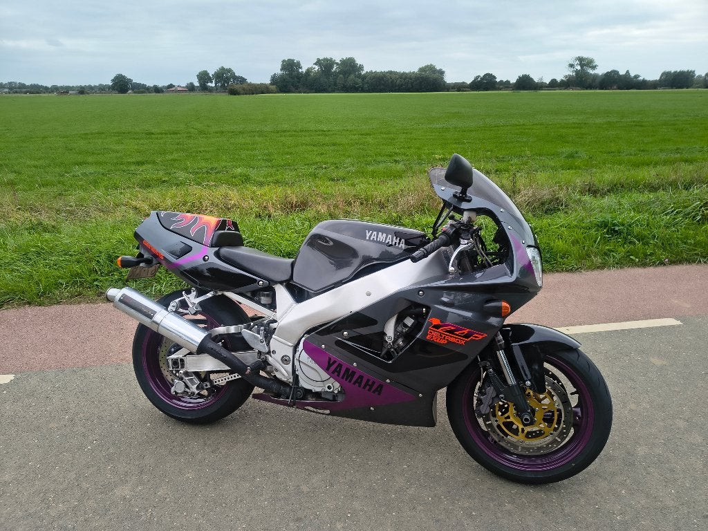 Yamaha YZF 750R