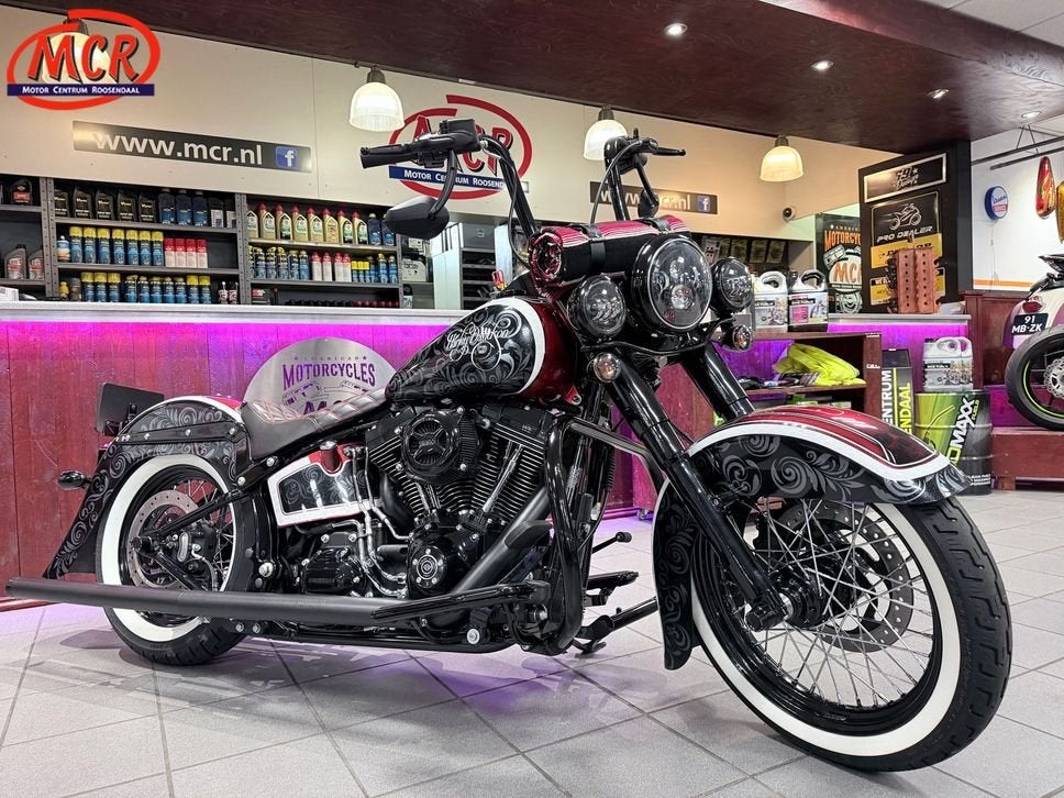 Harley-Davidson FLS Softail Custom
