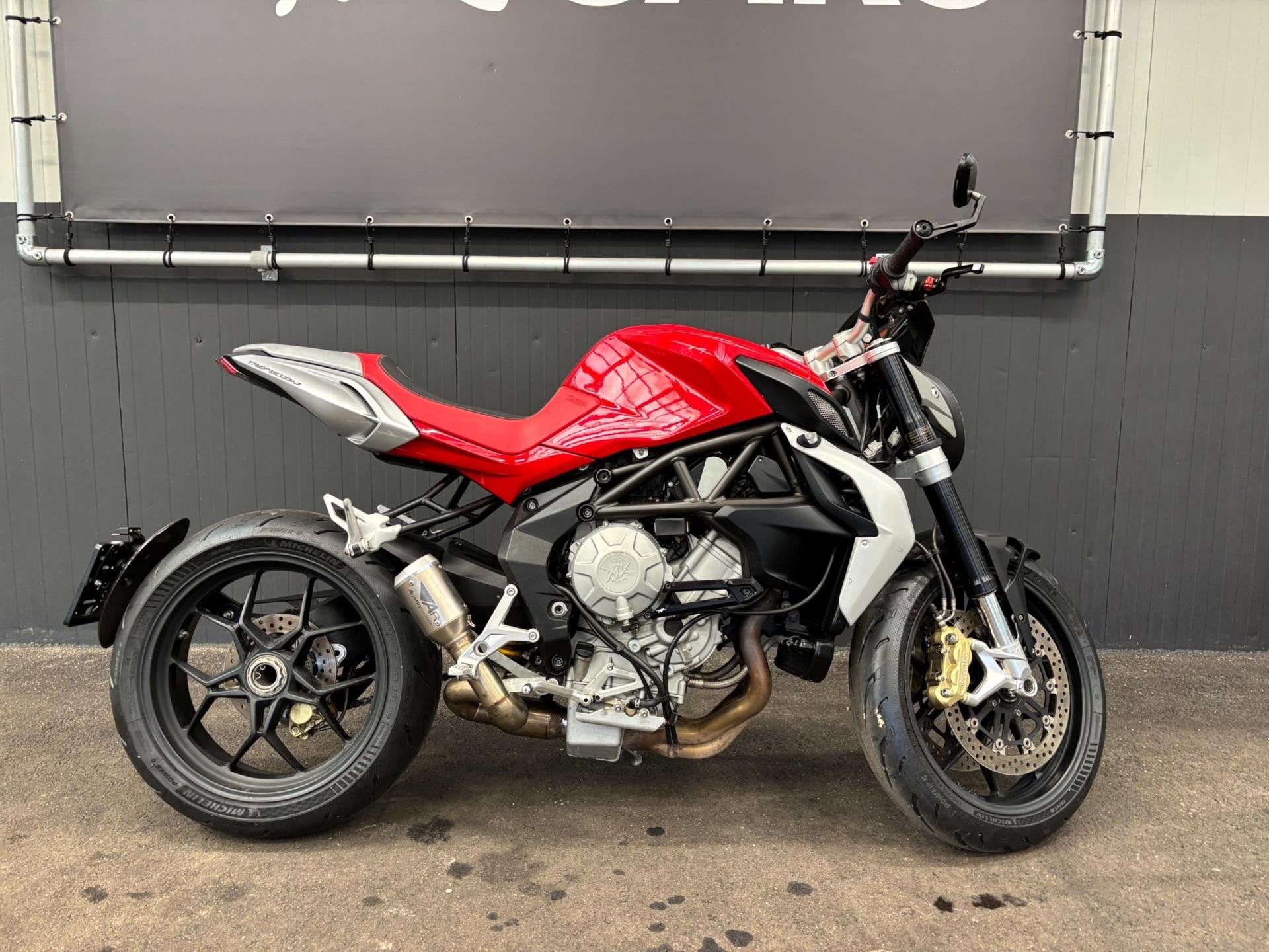 MV Agusta Brutale 675