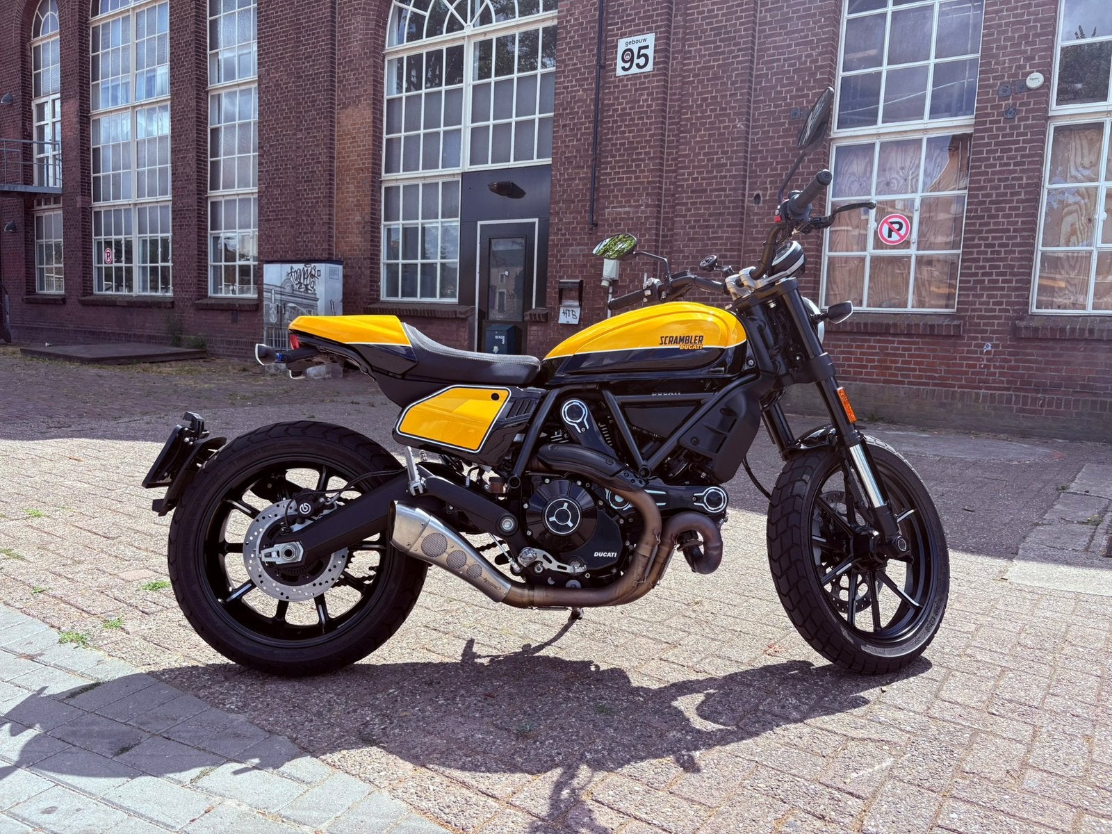 Ducati Scrambler 800 Full Trottle