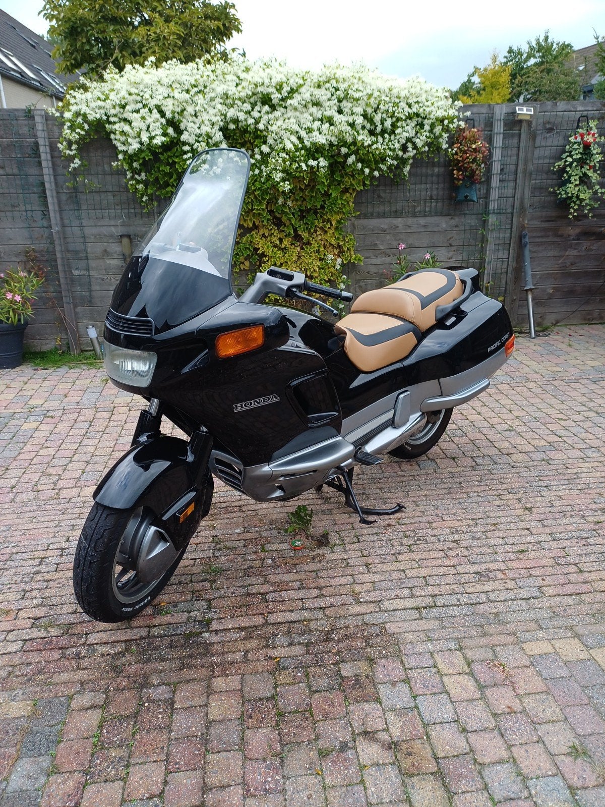 Honda PC Pacific Coast 800