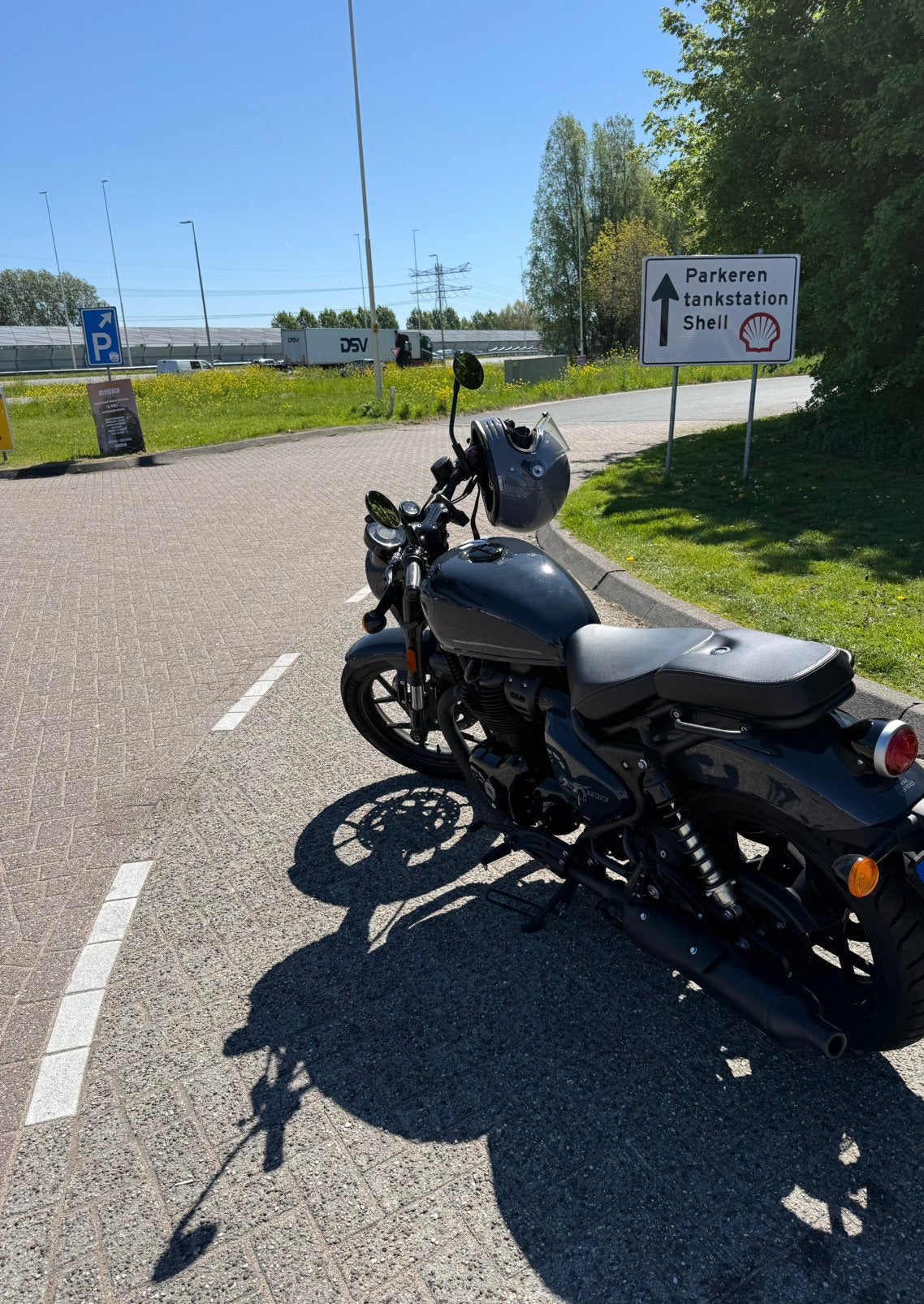 Royal Enfield Shotgun 650