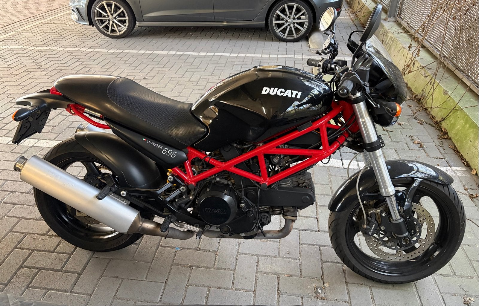 Ducati Monster 695
