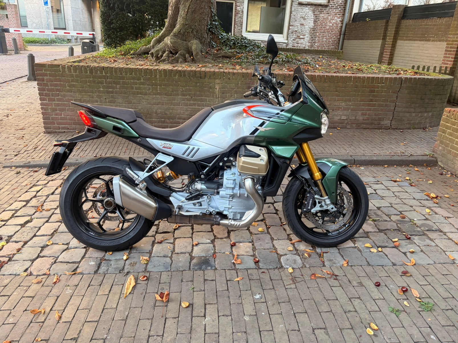 Moto Guzzi V 100S