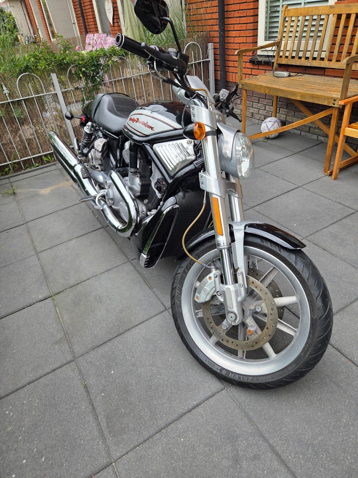 Harley-Davidson VRSCR Street Rod