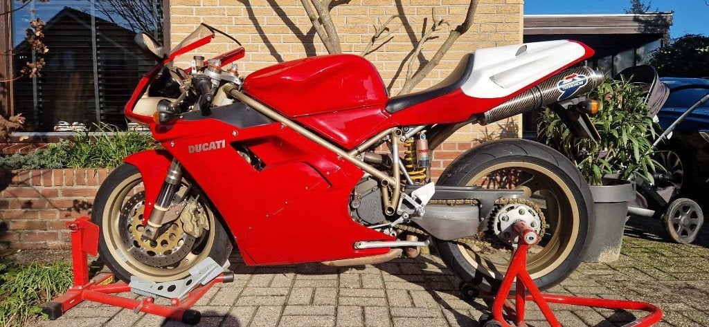 Ducati 916